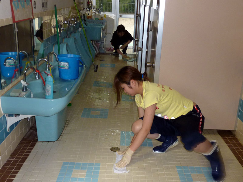 http://www.jin-ai.ac.jp/department/infant/uploads/ie/cleaning3.JPG
