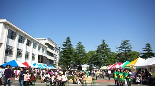 大学祭の様子