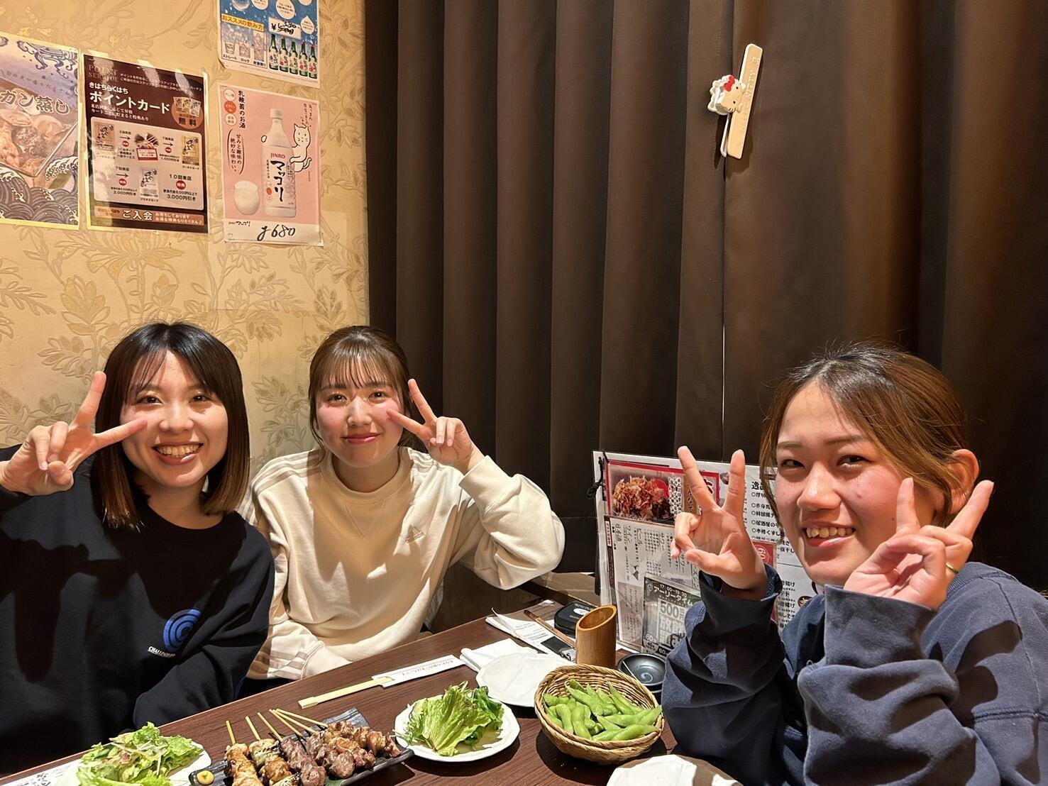 定時後や休日などのプライベートな時間は、どのように過ごされていますか?