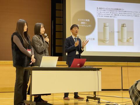 仁愛女子高校で説明会を開催しました