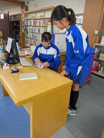 森田中学校2年生が図書館で職場体験！