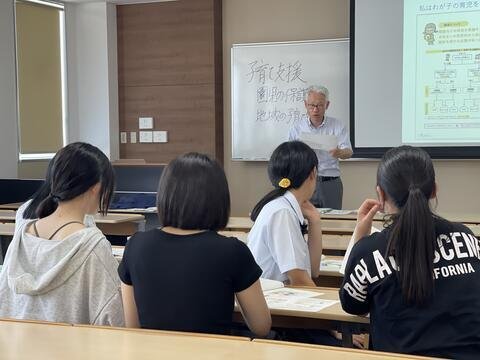 【公開講座レポート】教科書「家庭基礎」を通して「保育」を学ぶ