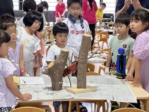 【公開講座レポート】木などを使った造形あそびに挑戦してみよう