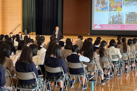 仁愛女子高校で説明会を開催しました