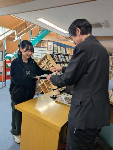 「最多図書利用賞」の表彰を行いました！