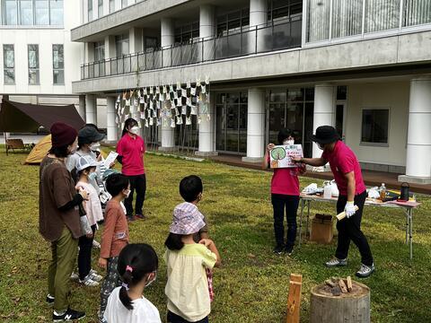 公開講座『Autumn English Camp －⾃然の中で英語を学ぼう︕』を開催