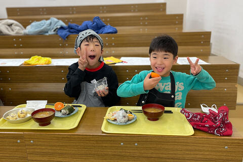 【公開講座レポート】栄養バランスってなに？みそ汁を作りながら考えてみよう。