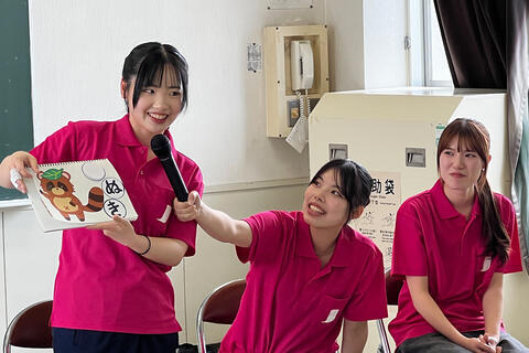 【メディア掲載】幼児教育学科学生が進明中学校で授業をした様子が福井新聞に掲載されました！