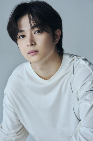 曽田陵介_宣材.jpg